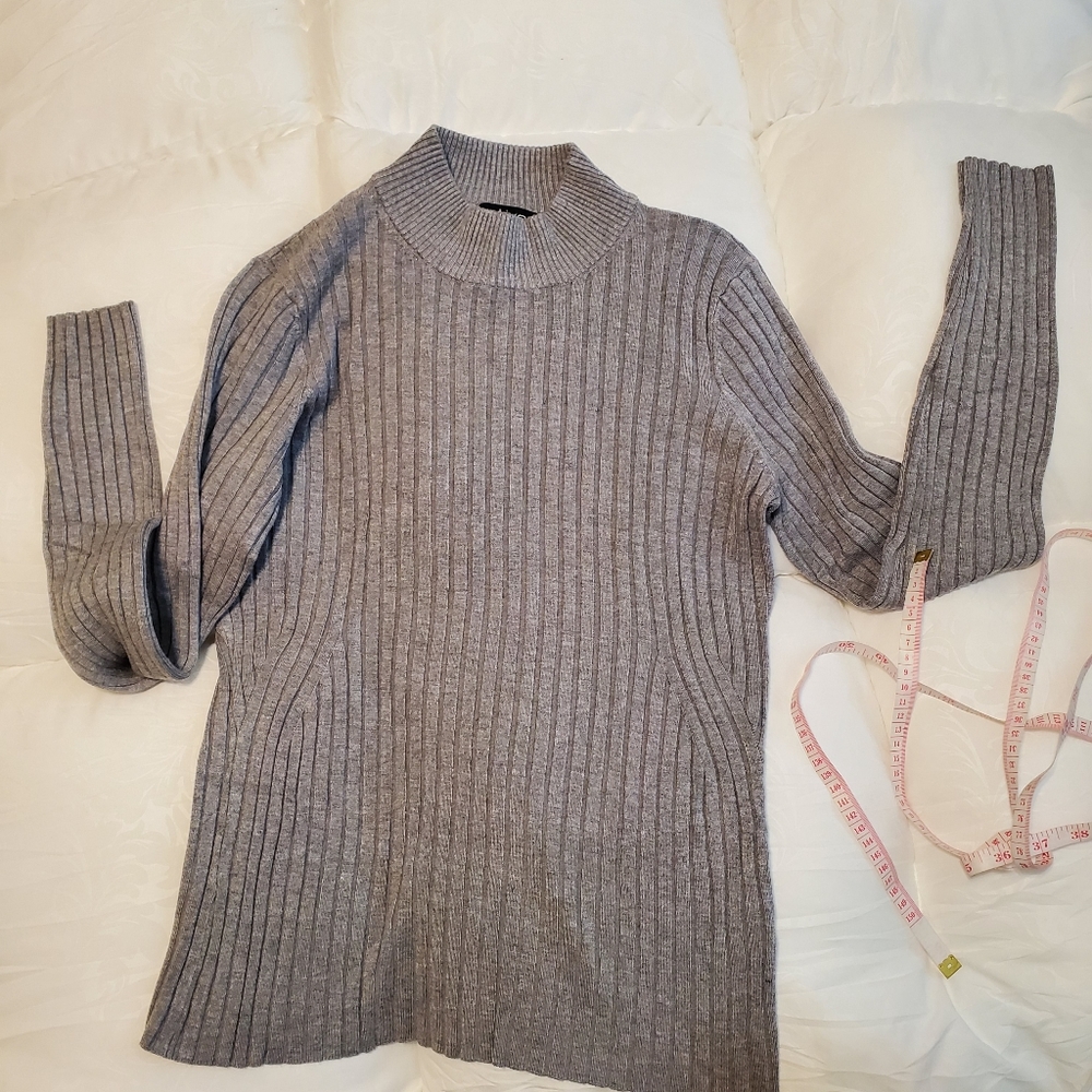 Motive Knit grey turtleneck